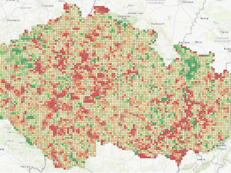 Putting location into valuation: a national map-based choice experiment for biodiversity policy